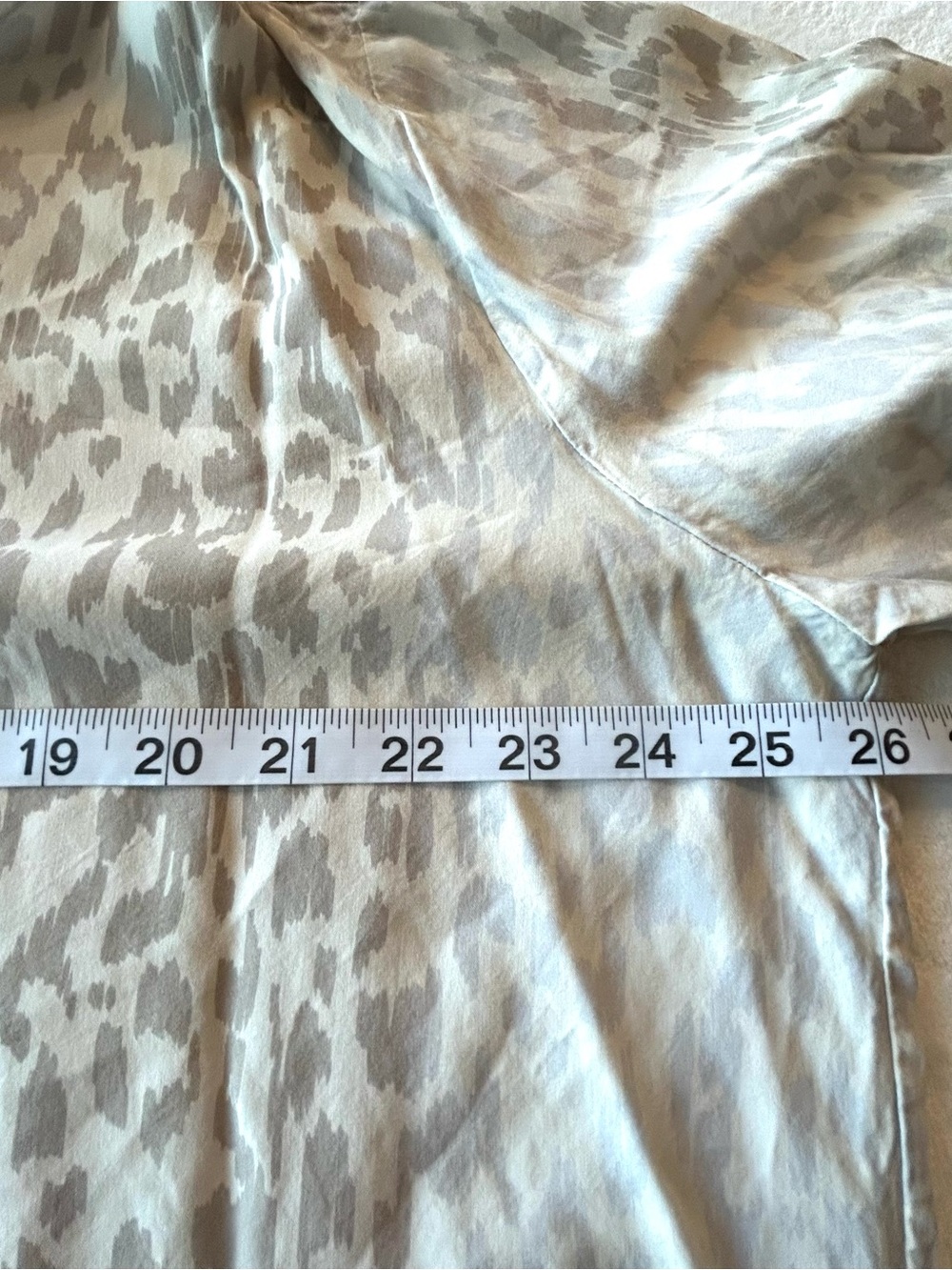 Johnny Was Calme Tan Leopard Print Women’s Blouse Size Large - Picture 5 of 6